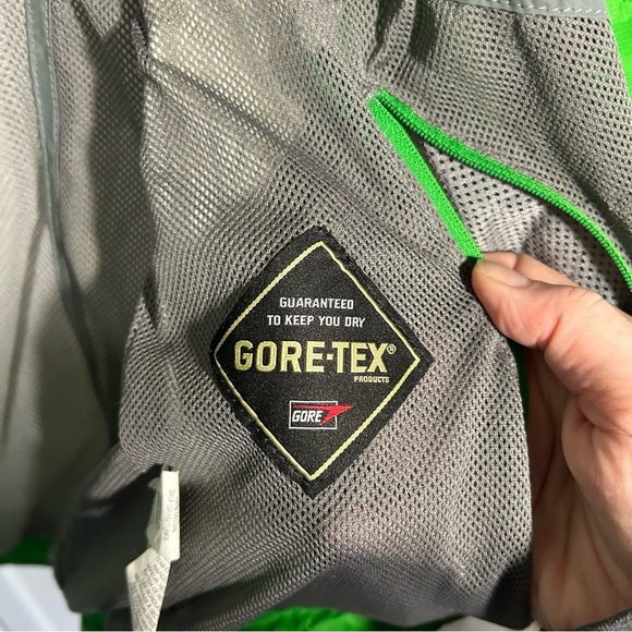 L.L. Bean Gore-Tex Rain Jacket XS Bright Green Waterproof Windbreaker Hooded - Picture 12 of 16